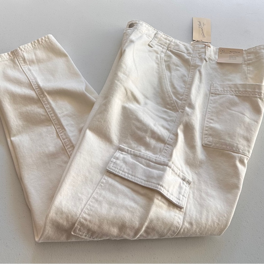 NWT. Universal Thread White Boyfriend Cargo Jeans Sz 10